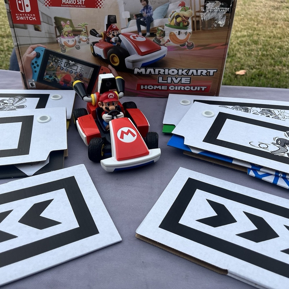 Mario Kart Live: Home Circuit -Complete Mario Set - Nintendo Switch, 2020
